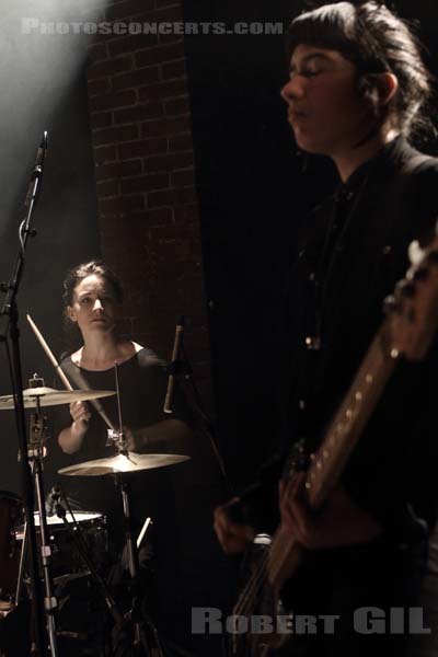 SAVAGES - 2015-12-01 - PARIS - La Maroquinerie - Ayse Hassan - Fay Milton